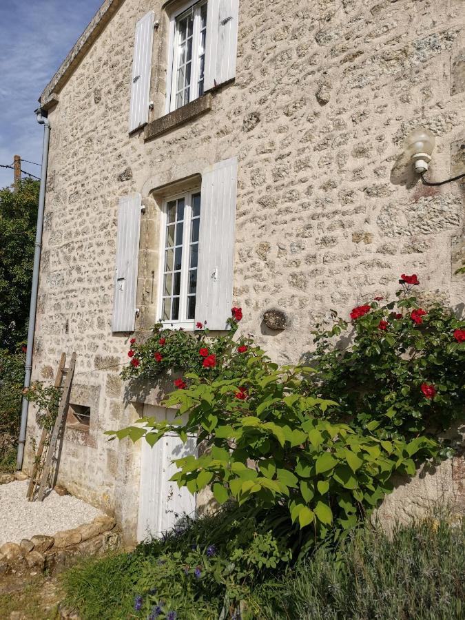 Gite 4 Etoiles Avec Hebergement Insolite - 10 Personnes Foussais Zewnętrze zdjęcie