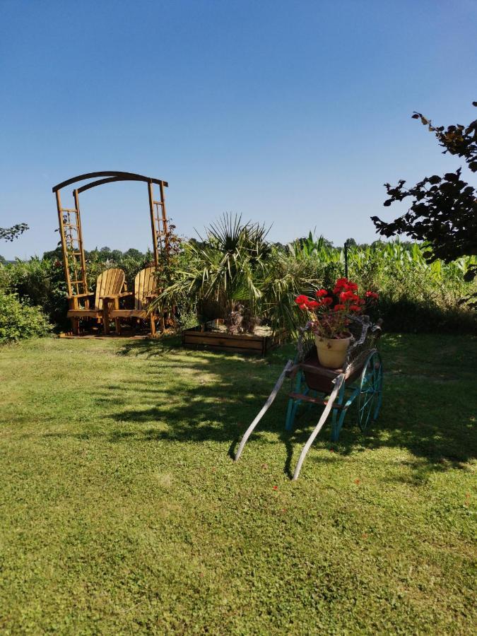 Gite 4 Etoiles Avec Hebergement Insolite - 10 Personnes Foussais Zewnętrze zdjęcie